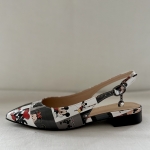 Eleganckie baleriny ze skóry z ozdobą w stylu myszki Avola