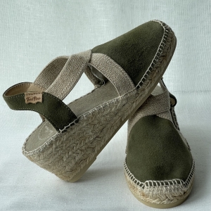 comfortable sandals
