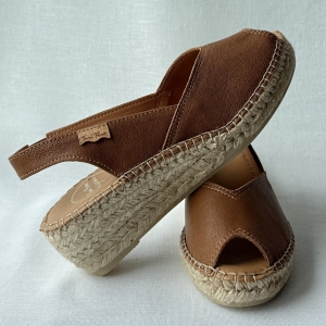 espadryle z naturalnych materiałów