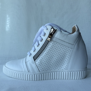 damskie sneakersy ze skóry białe